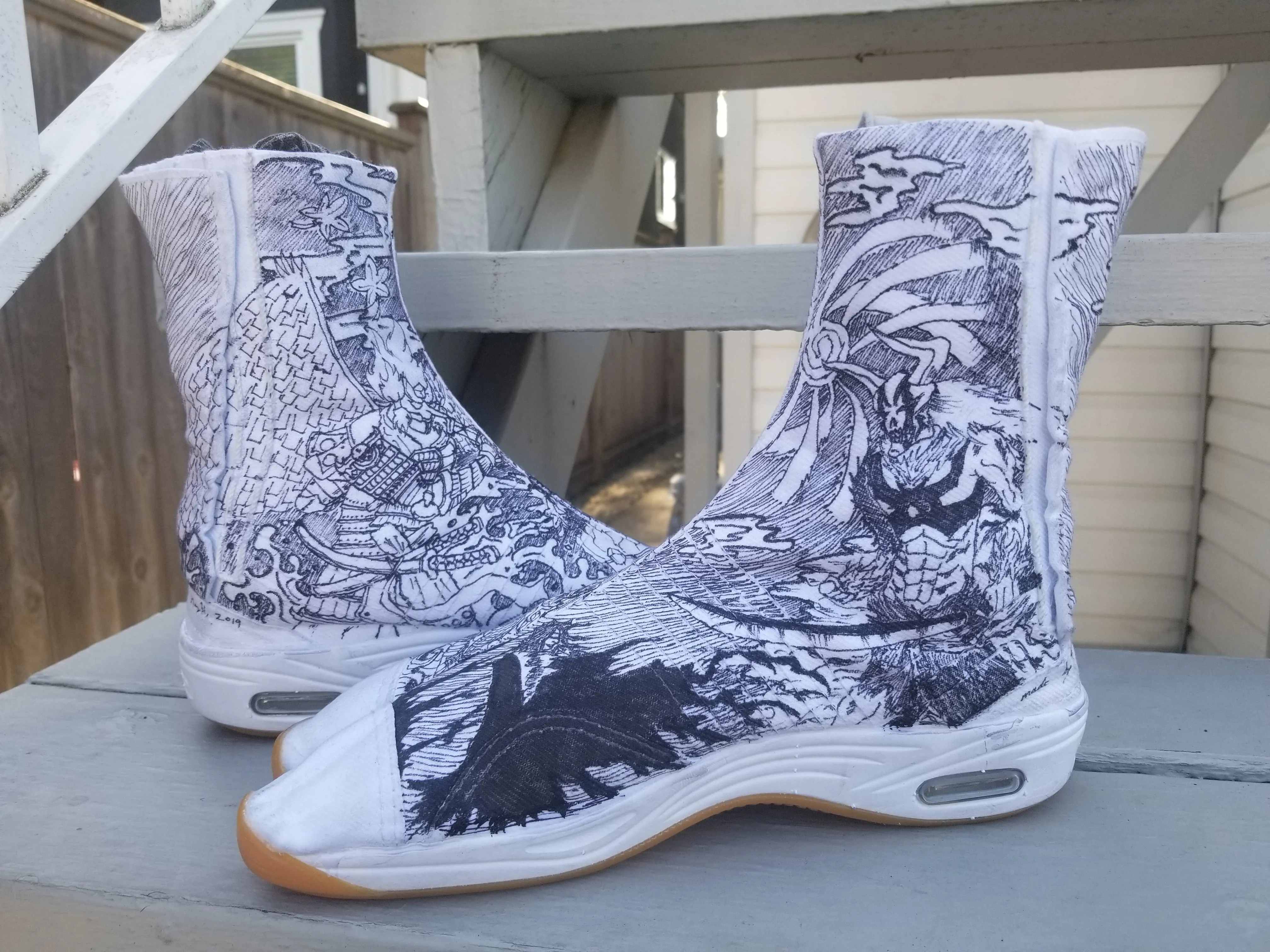 Bleach, Naruto Susanoo & Japanese Samurai Design Tabi Shoes with Coffee Dye. - Japan size 26 (US men 9, US women 10)