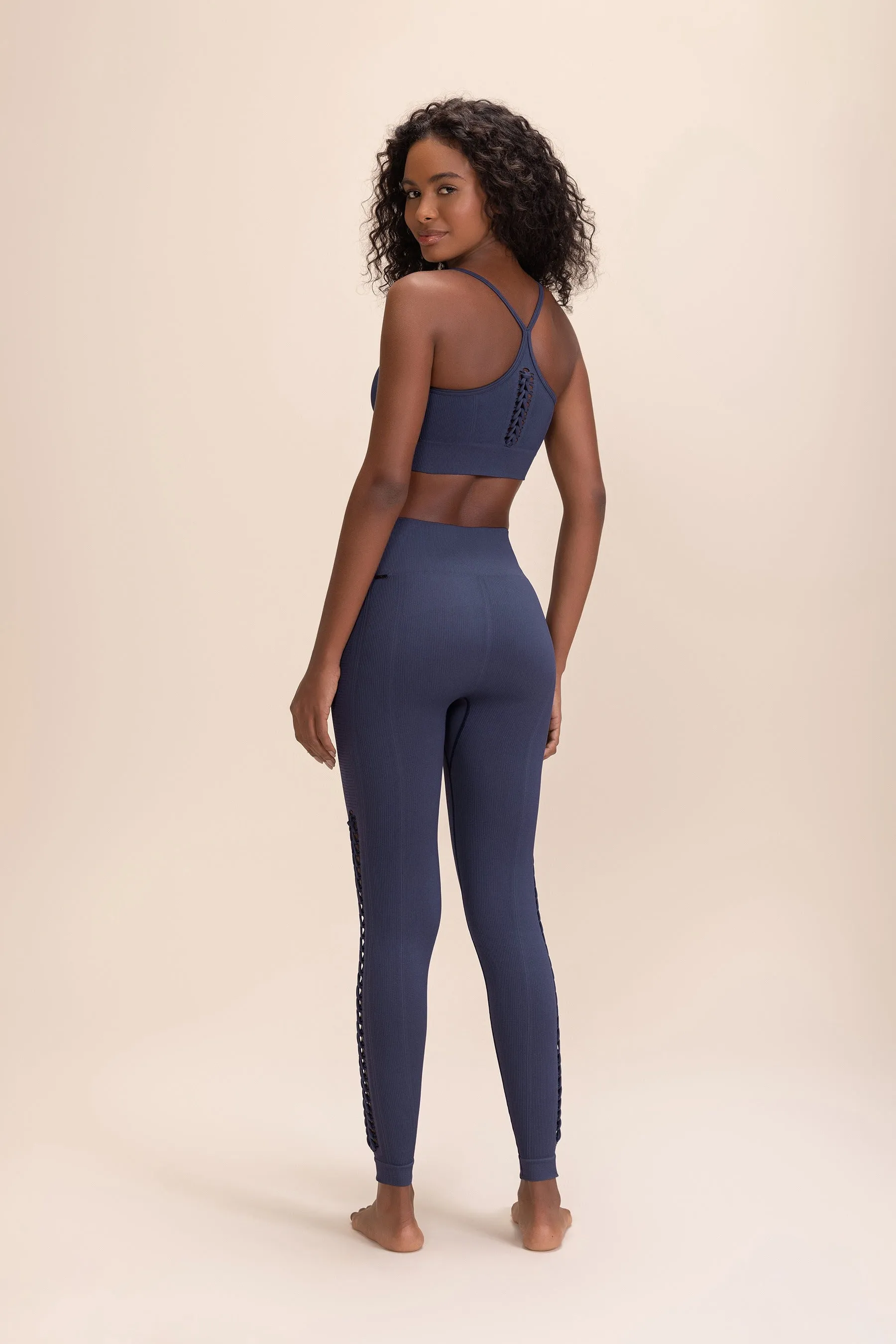 Explore Seamless Sports Bra