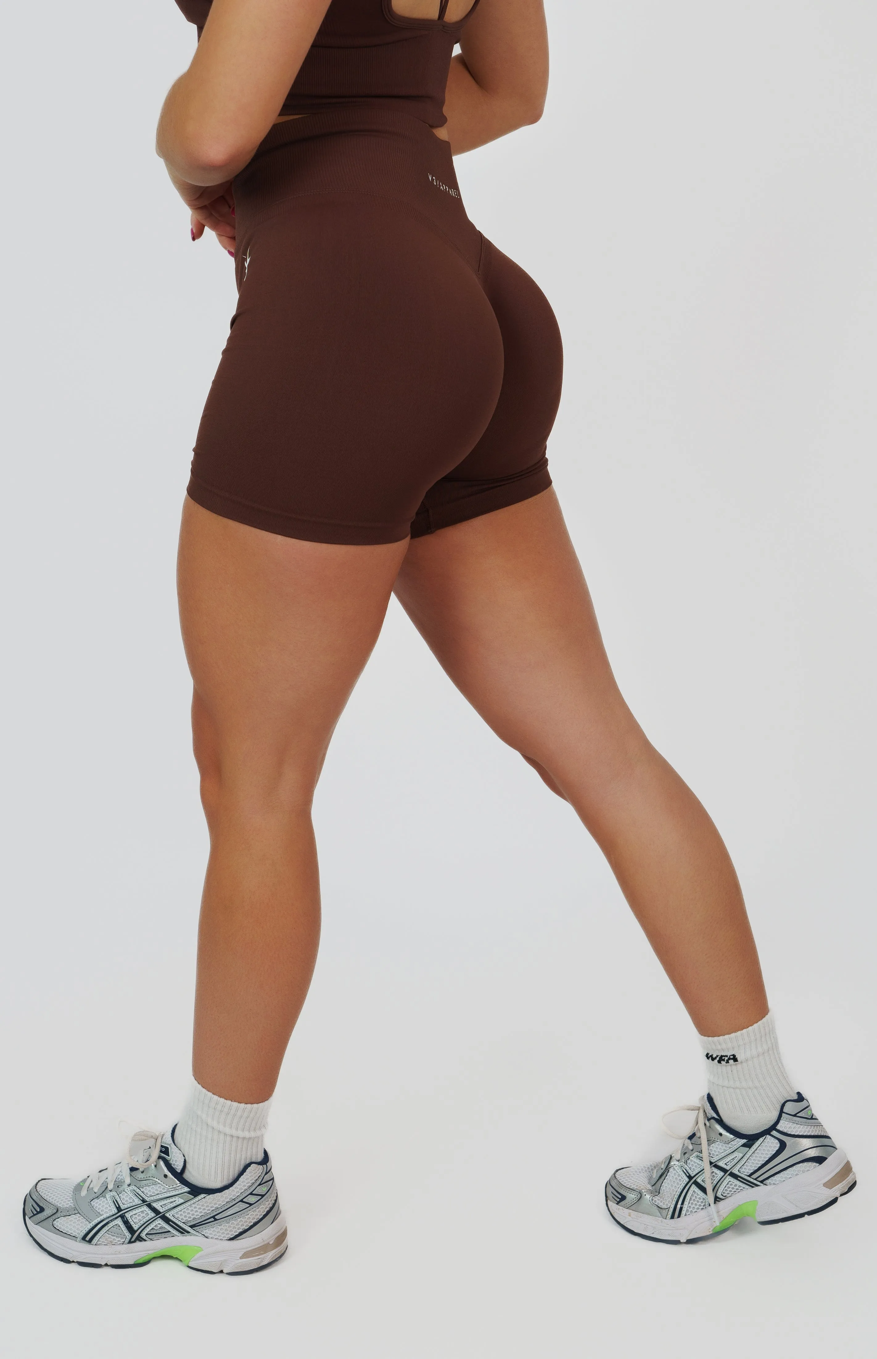 Form Seamless Scrunch Shorts & Sports Bra Set - Chestnut Brown