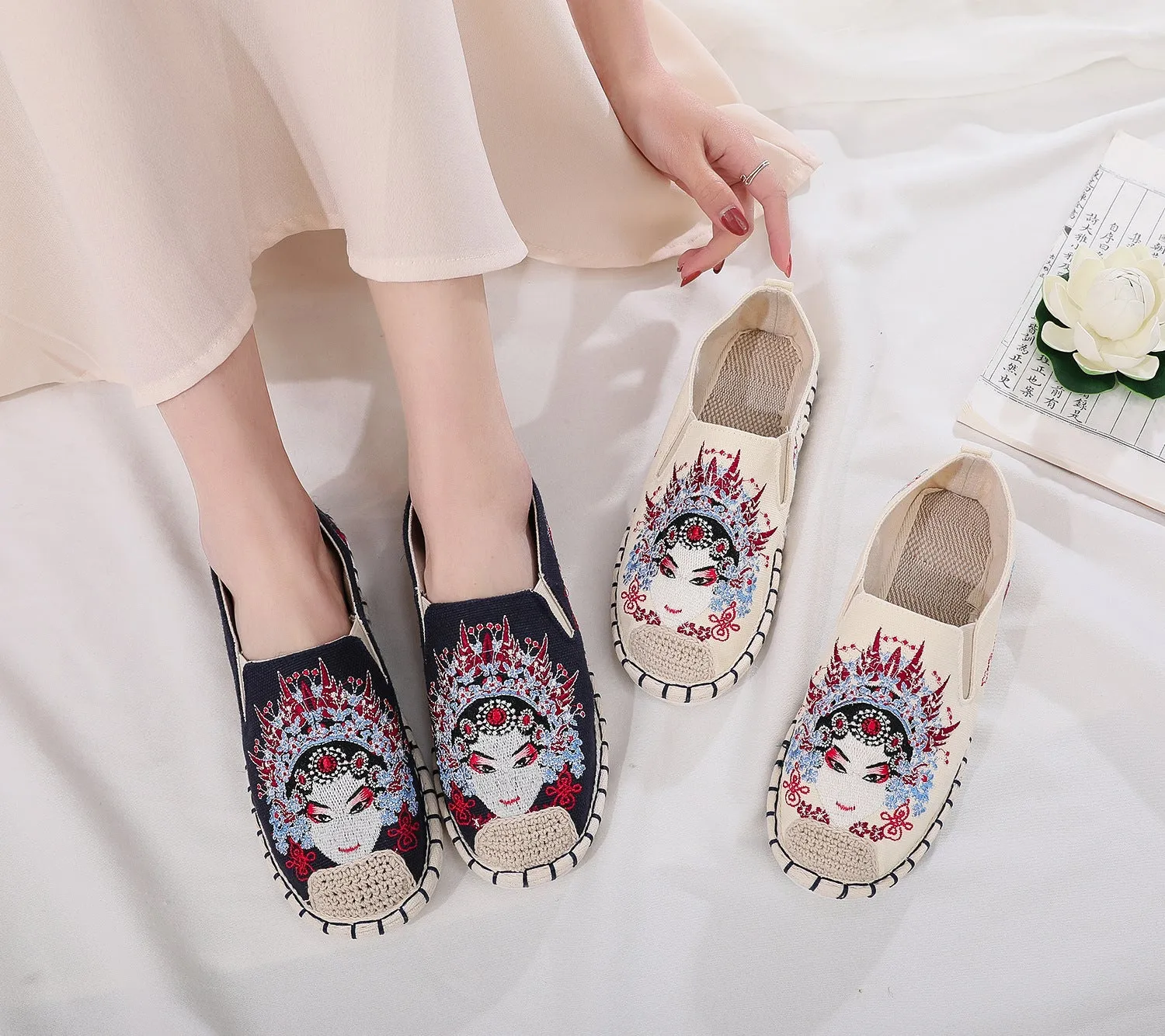 Innovative Ethnic Style Embroidered Bottom Pumps Canvas Shoes