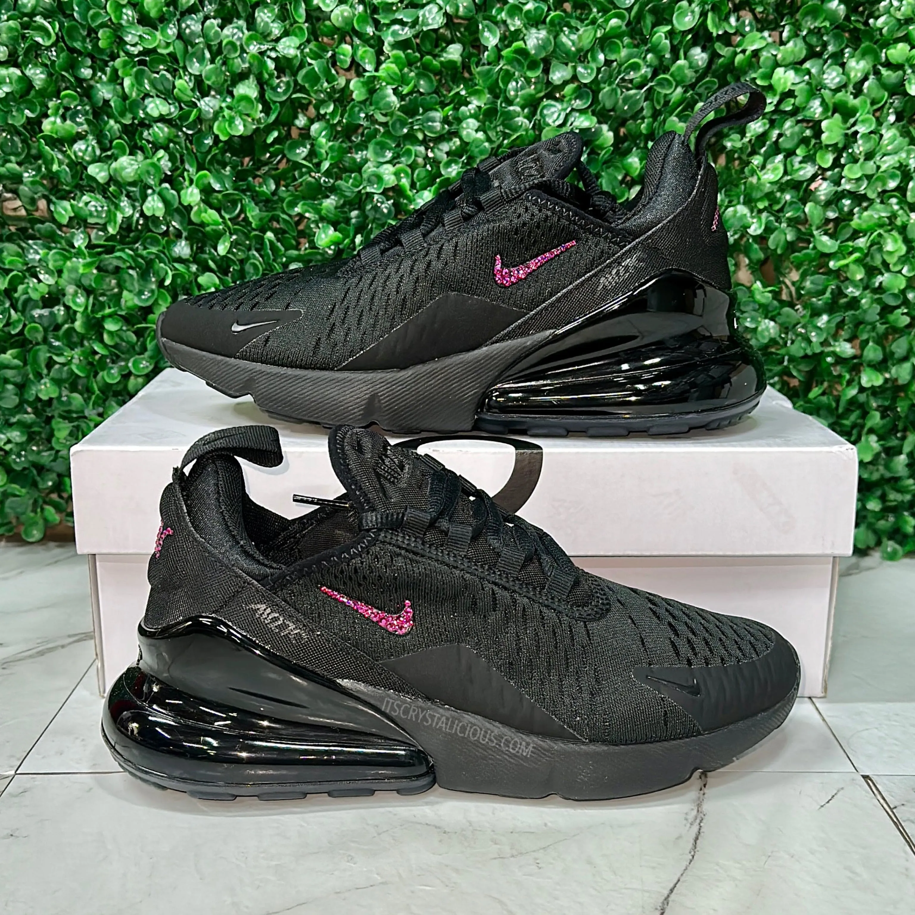 Nike Air Max 270 Triple Black/Fuchsia - Minimal*