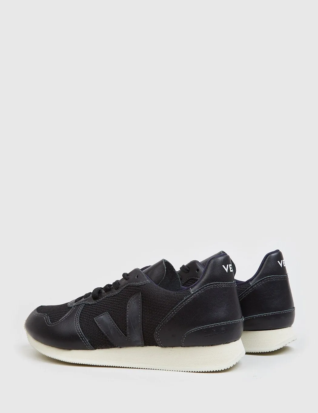 Veja Holiday B Mesh Trainers - Black